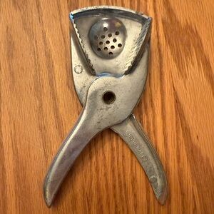 Vintage Silver Metal Irvin Ware Citrus Juicer